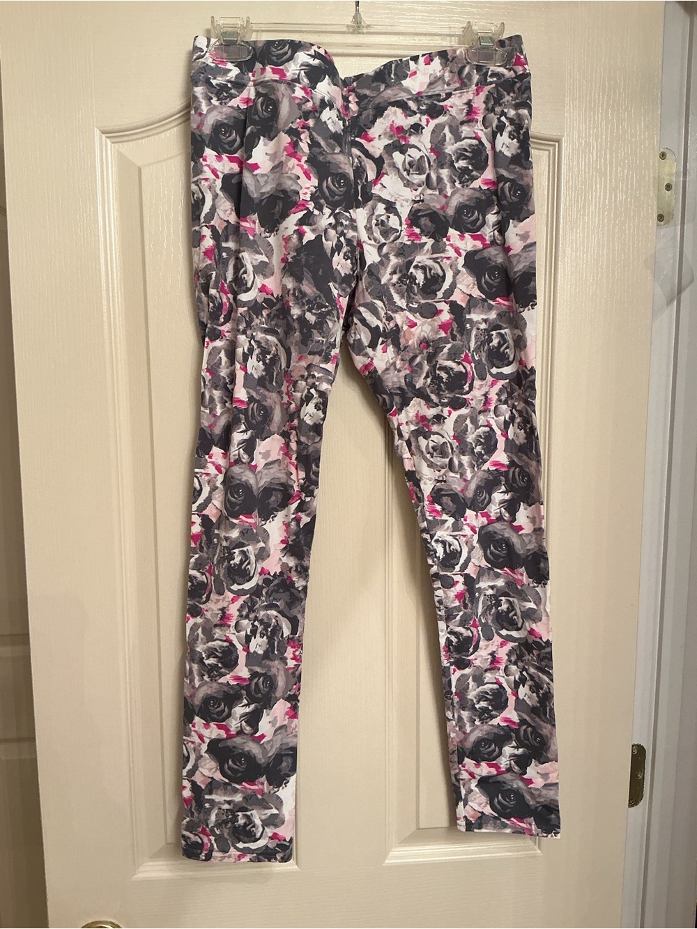 American Eagle Outfitters Floral Print Leggings in Gray, Black & Pink
